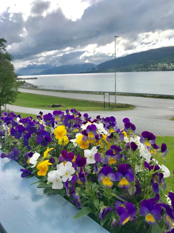 Eidsvag Fjordhotell Exterior foto